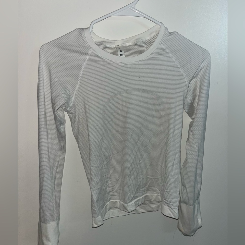 lululemon swift tech long sleeve shirt 2.0. size 2